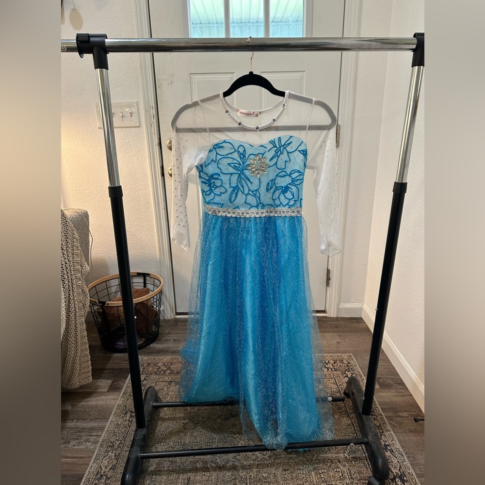Size 7/8 Elsa Halloween dress with detachable cape and gloves. - Picture 2 of 8